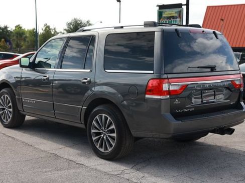 Used 2016 Lincoln Navigator Select RWD image 8