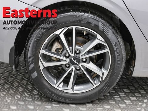 Used 2023 Kia Forte LXS w/ LXS Technology Package FWD image 30