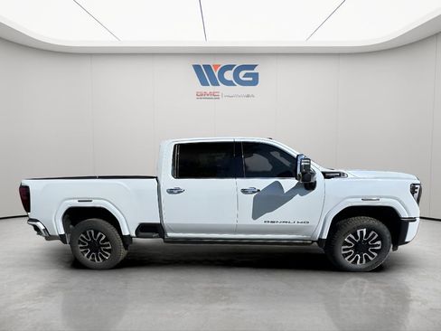Used 2026 GMC Sierra 2500 Denali Ultimate w/ Max Trailering Package AWD/4WD image 3