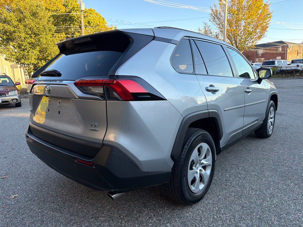 Used 2021 Toyota RAV4 LE AWD/4WD image 6