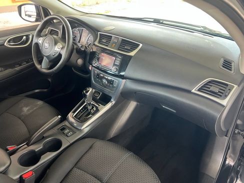 Used 2018 Nissan Sentra SR FWD image 19