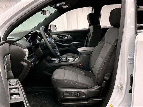 Used 2023 Chevrolet Traverse LT image 20