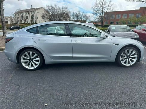 Used 2018 Tesla Model 3 Long Range image 9