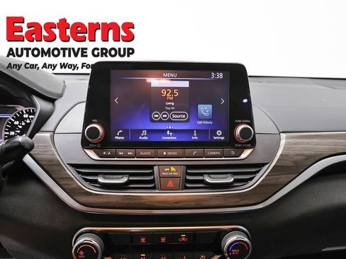 Used 2023 Nissan Altima 2.5 SV AWD/4WD image 12