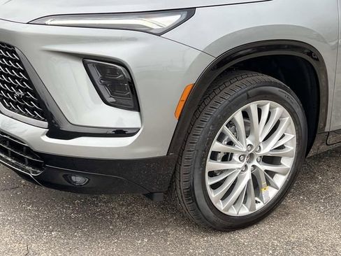 New 2026 Buick Enclave Sport Touring w/ Power Package AWD/4WD image 9