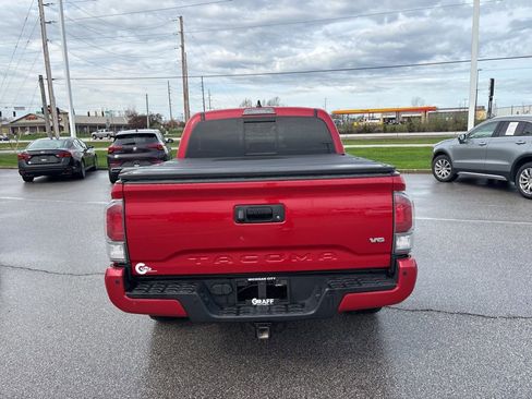 Used 2023 Toyota Tacoma TRD Sport w/ TRD Premium Sport Package AWD/4WD image 6