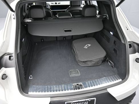 Certified 2025 Porsche Cayenne S AWD/4WD image 33