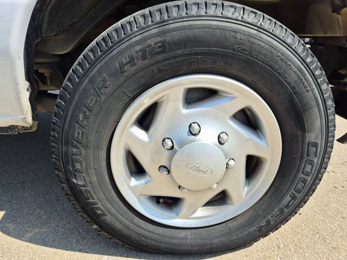 Used 2014 Ford E-350 and Econoline 350 Super Duty w/ Power Group image 11