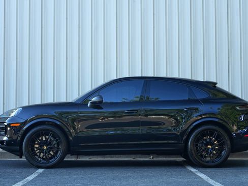 Used 2025 Porsche Cayenne Coupe AWD/4WD image 9