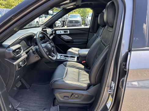 Used 2023 Ford Explorer ST w/ Equipment Group 401A AWD/4WD image 13