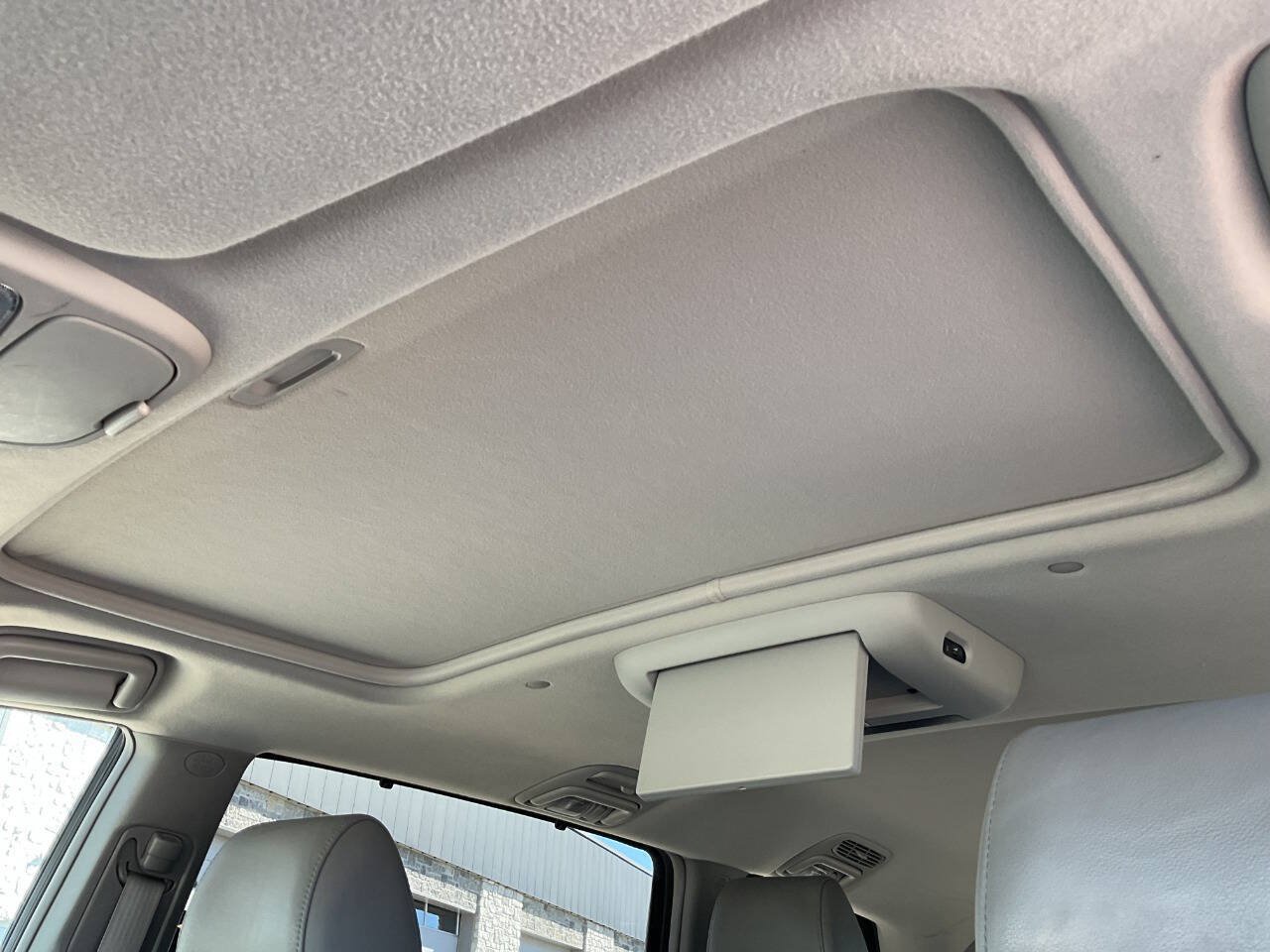 Used 2010 Toyota Sienna XLE w/ Towing Prep Pkg FWD image 26