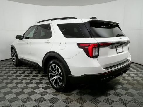 Used 2025 Ford Explorer ST-Line w/ Premium Package image 2