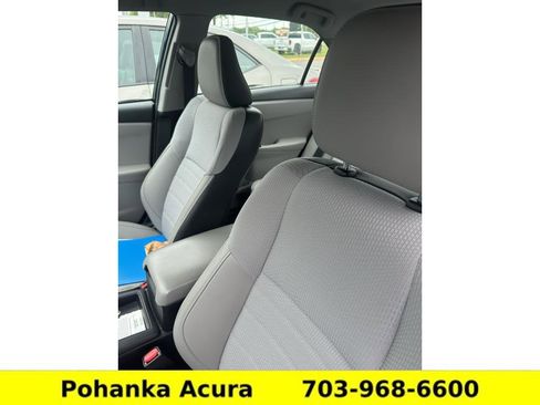 Used 2017 Toyota Camry SE FWD image 2