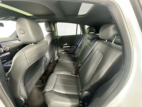 Used 2021 Mercedes-Benz GLA 250 4MATIC image 24