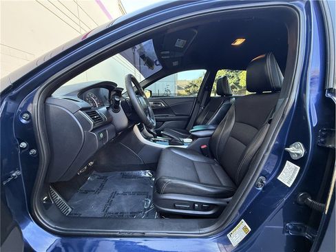 Used 2017 Honda Accord Sport image 8