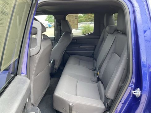 Used 2025 Toyota Tacoma SR5 AWD/4WD image 46