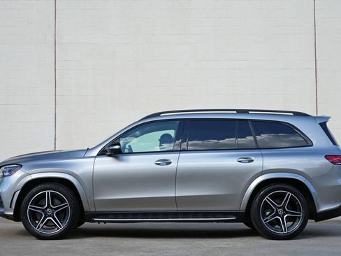 Used 2023 Mercedes-Benz GLS 450 4MATIC image 9