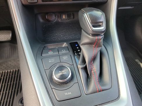 Used 2021 Toyota RAV4 SE w/ Weather & Moonroof Package AWD/4WD image 24