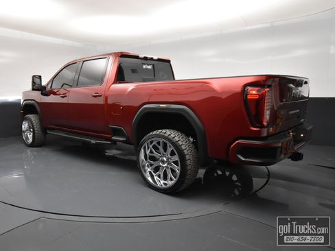 Used 2021 GMC Sierra 2500 AT4 w/ AT4 Preferred Package image 4