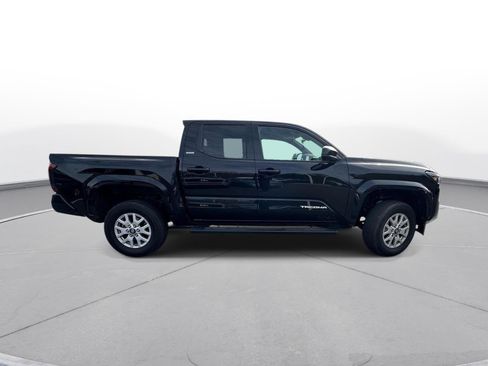 Certified 2025 Toyota Tacoma SR5 image 4