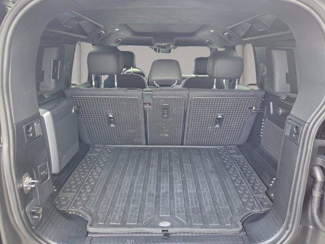 Used 2025 Land Rover Defender 110 V8 AWD/4WD image 17