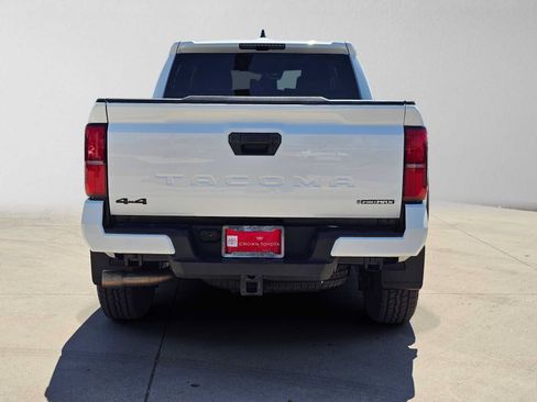 Certified 2026 Toyota Tacoma TRD Off-Road AWD/4WD image 4