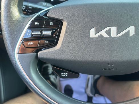 Used 2025 Kia Niro LX FWD image 19