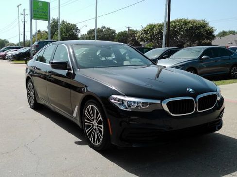 Used 2019 BMW 530i w/ Convenience Package RWD image 4