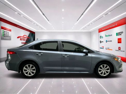 Used 2025 Toyota Corolla LE FWD image 9