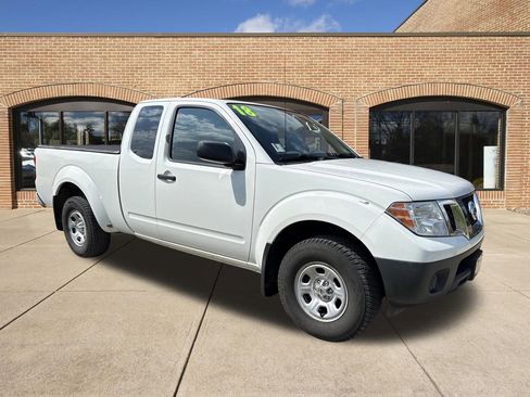 Used 2018 Nissan Frontier S image 1