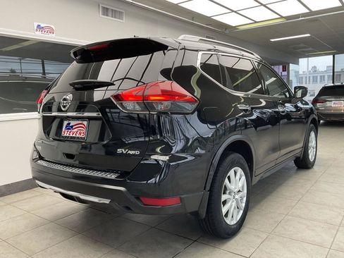 Used 2017 Nissan Rogue SV AWD/4WD image 5