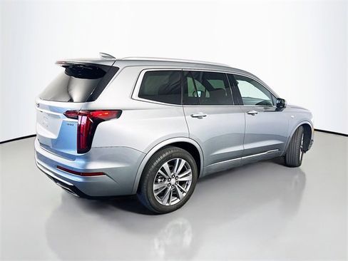 Used 2024 Cadillac XT6 Premium Luxury image 7