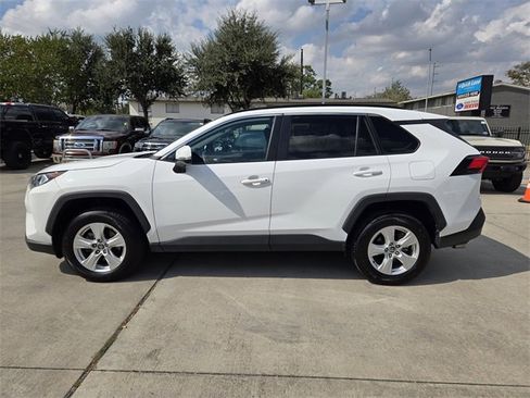 Used 2021 Toyota RAV4 XLE image 4