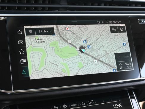 Used 2023 Audi Q8 Premium image 10