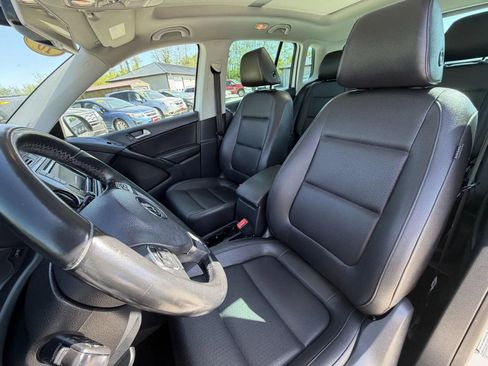 Used 2016 Volkswagen Tiguan SE AWD/4WD image 14