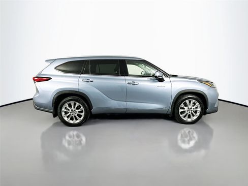 Used 2021 Toyota Highlander Limited AWD/4WD image 18