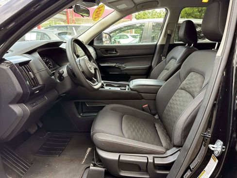 Certified 2024 Nissan Pathfinder S AWD/4WD image 11