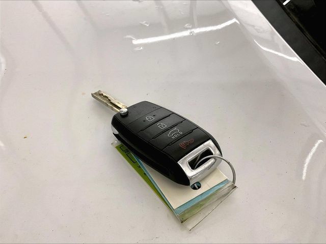 Used 2018 Kia Sorento LX AWD/4WD image 9