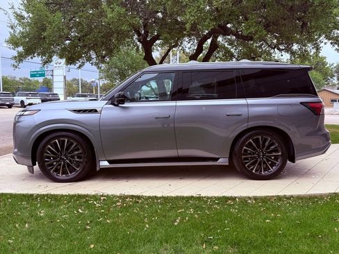 Certified 2026 INFINITI QX80 Autograph image 8