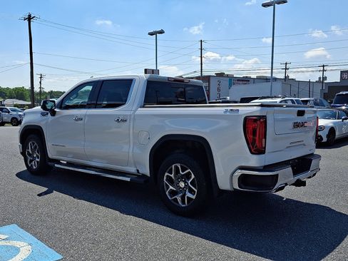 Certified 2023 GMC Sierra 1500 SLT w/ SLT Premium Package AWD/4WD image 4