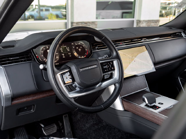 Certified 2024 Land Rover Range Rover SE AWD/4WD image 16