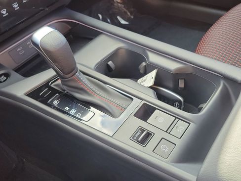 New 2026 Nissan Sentra SR w/ Floor Mat Package image 9