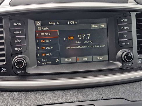 Used 2020 Kia Sorento LX w/ LX I4 Convenience Package AWD/4WD image 22