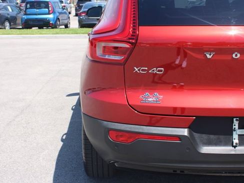 Used 2021 Volvo XC40 T5 R-Design w/ Advanced Package AWD/4WD image 44