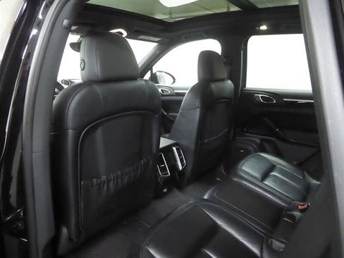 Used 2016 Porsche Cayenne AWD/4WD image 28