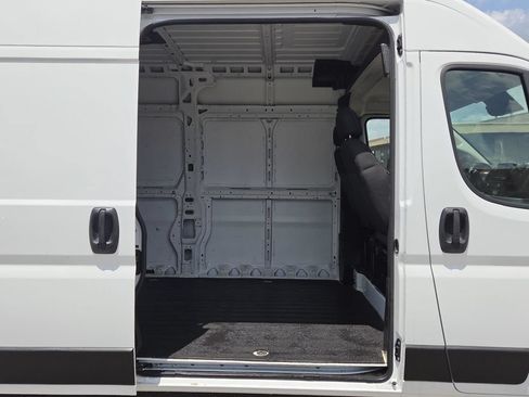 Used 2023 RAM ProMaster 2500 FWD image 18
