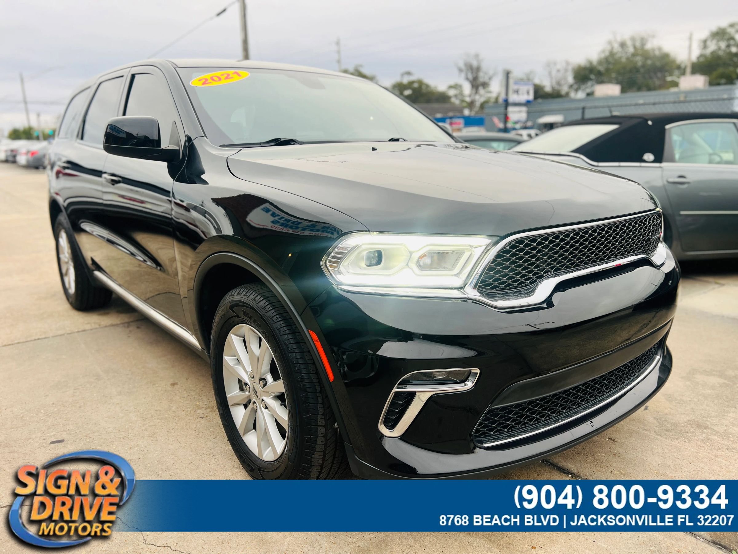 Used 2020 Dodge Durango SXT RWD image 2