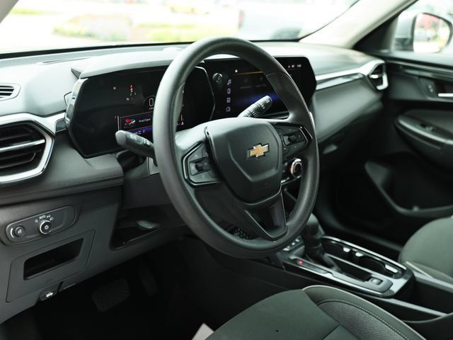 Used 2025 Chevrolet TrailBlazer LT AWD/4WD image 18