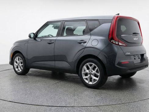 Used 2025 Kia Soul LX w/ LX Technology Package image 6