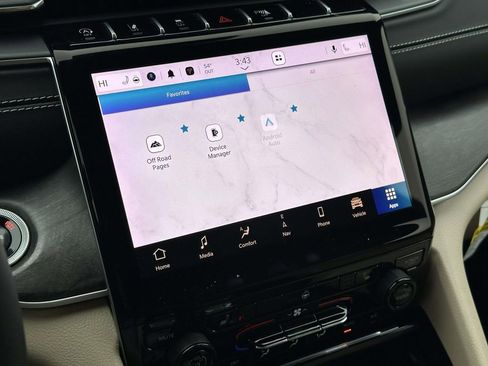 Used 2024 Jeep Grand Cherokee Limited image 26